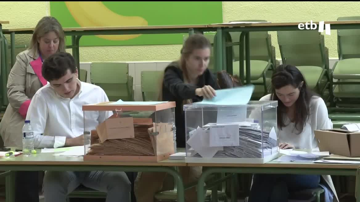 En ayuntamientos más pequeños, como en Tolosa, han celebrado el sorteo en un pleno abierto. Los consistorios tienen de plazo hasta el 28 de junio. Las personas elegidas recibirán una carta en su domicilio tres días después del sorteo.