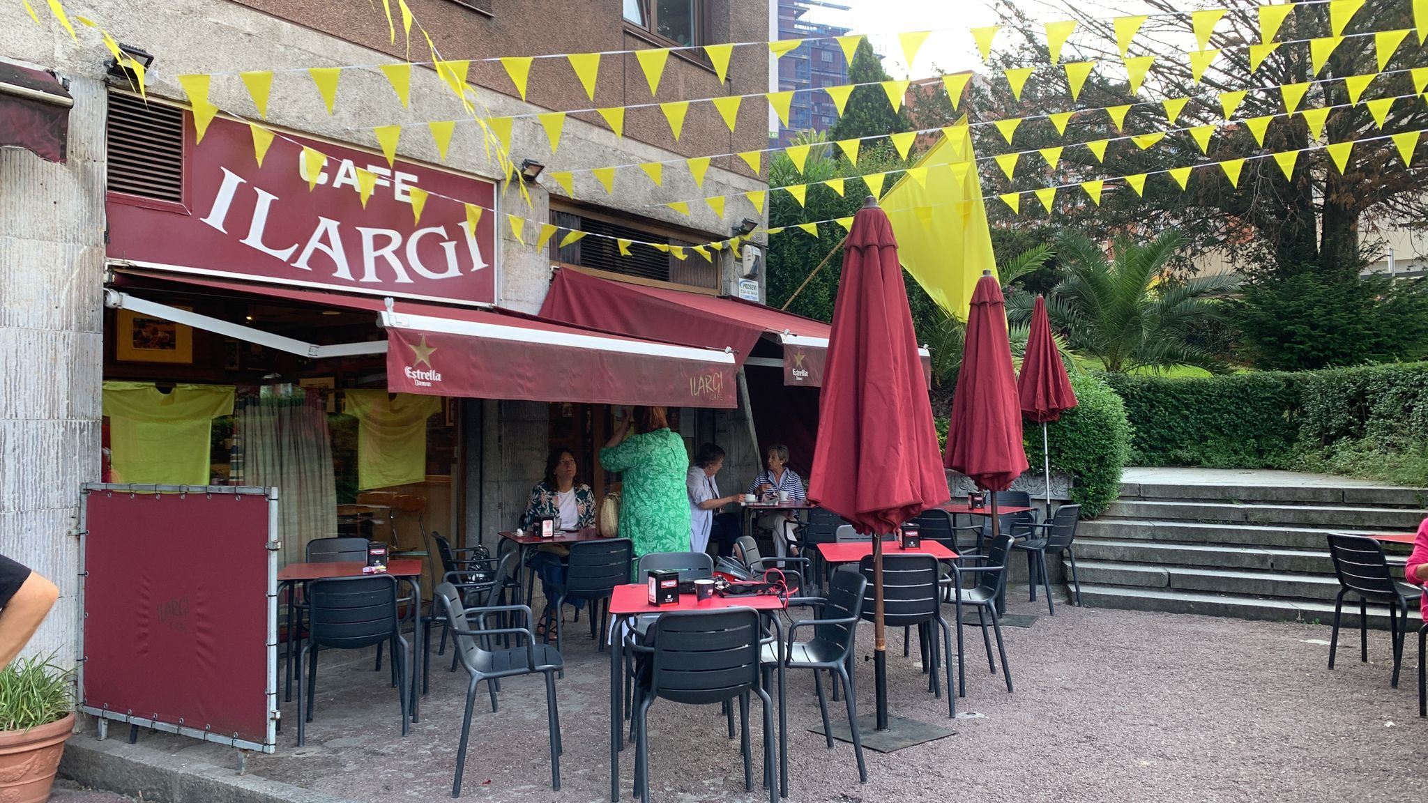 Un bar adornado para la ocasión en Bilbao. Foto: EITB Media