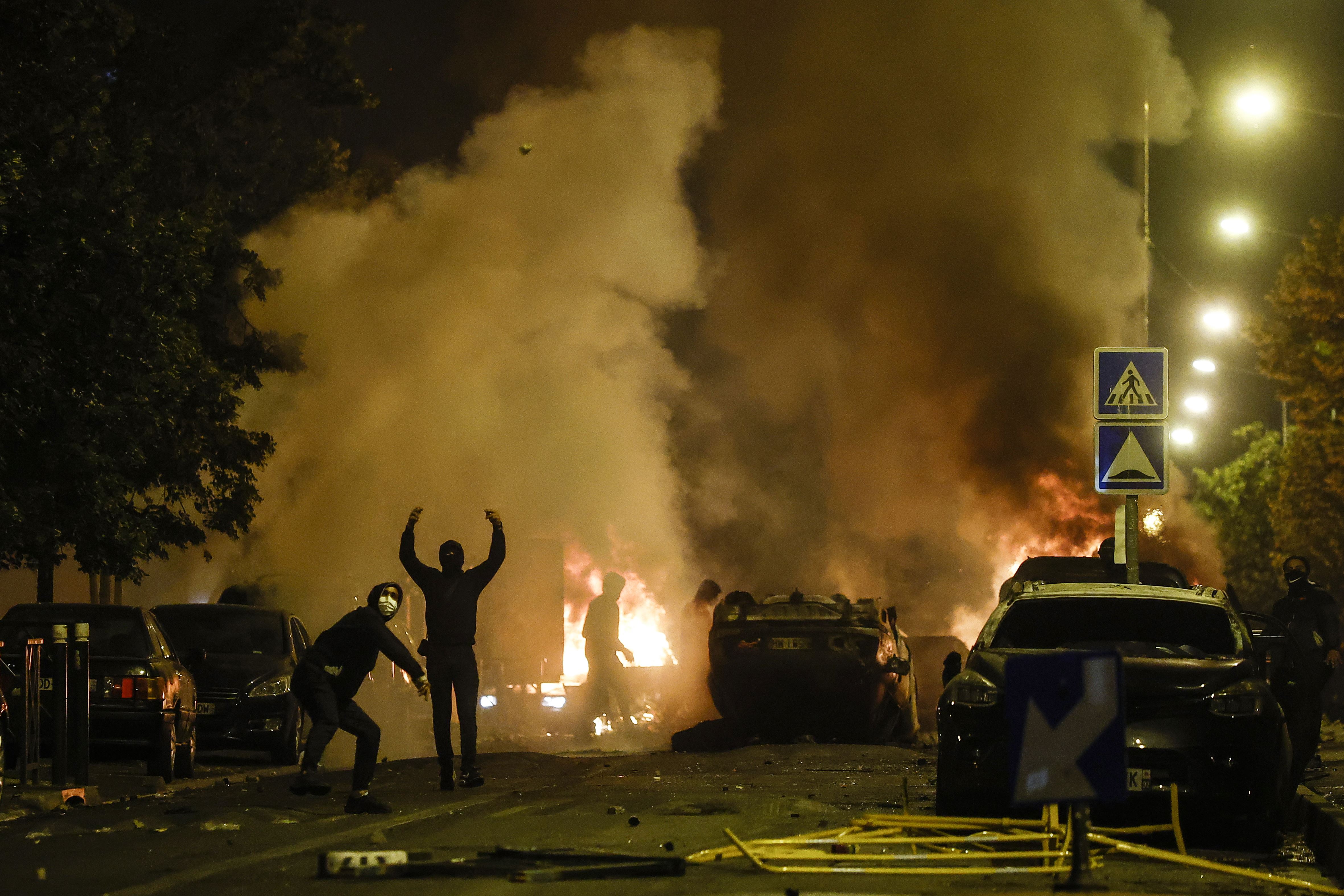 FRANCIA FRANTZIA NANTERRE POLIZIA PROTESTAK