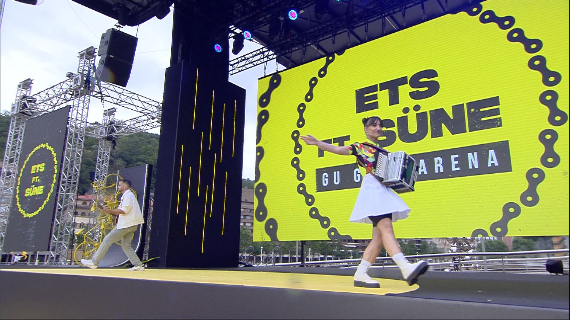 20230629191603_ets-y-sune-ponen-banda-sonora-al-tour-en-bilbao_