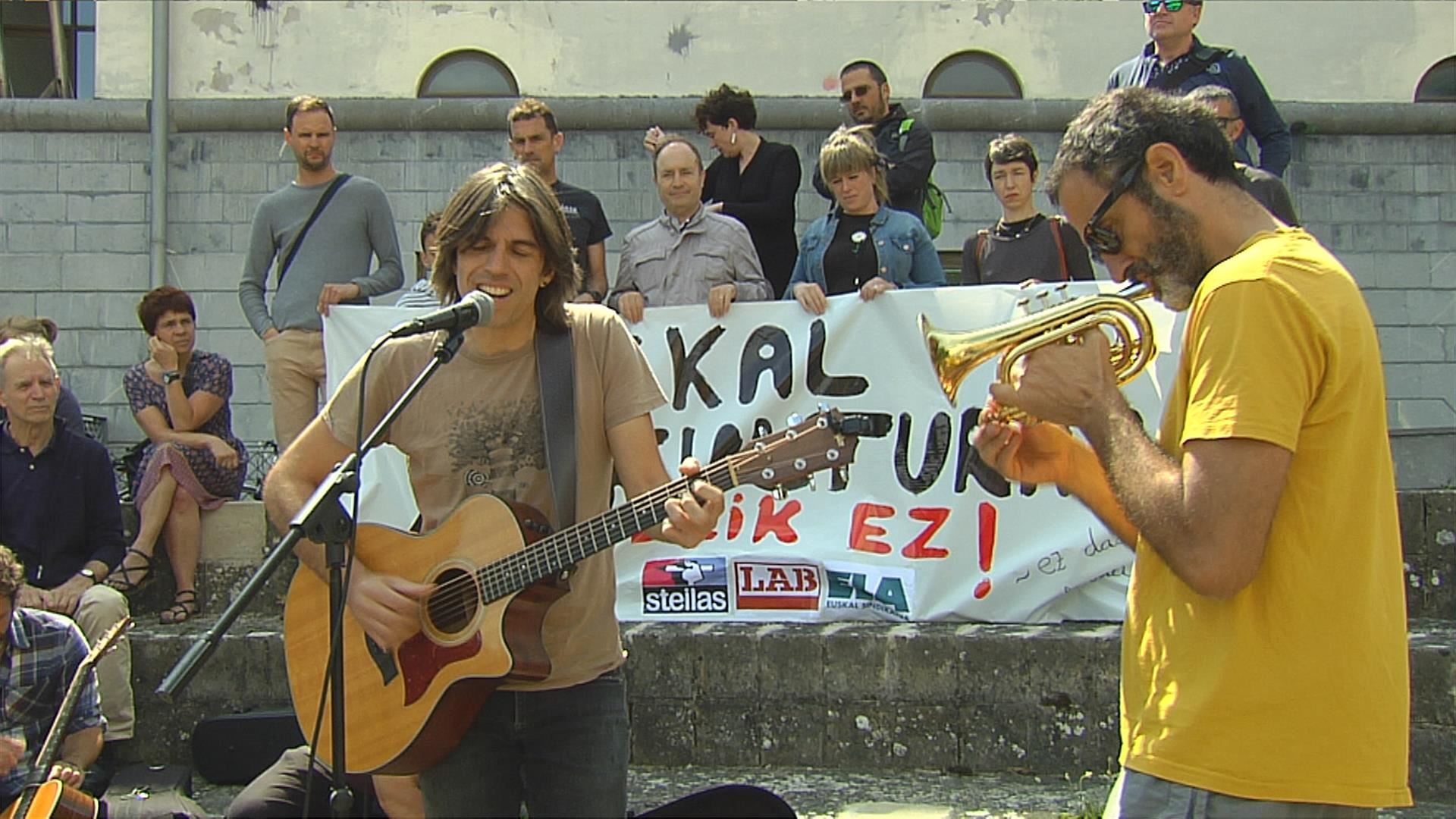 Musikariak Ikastetxeen Jon Gurrutxaga Iban Urizar Amorante