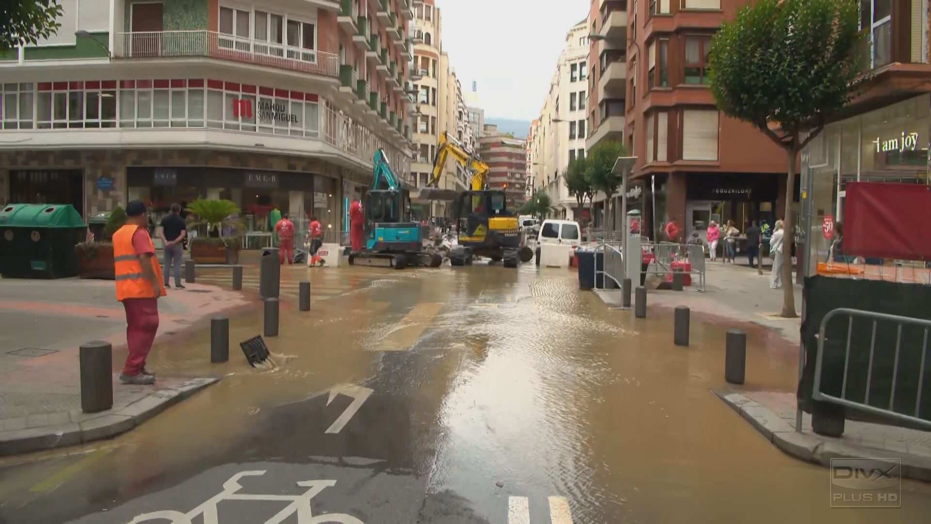 20230705123603_inundacion-calle-maximo-aguirre-bilbao_