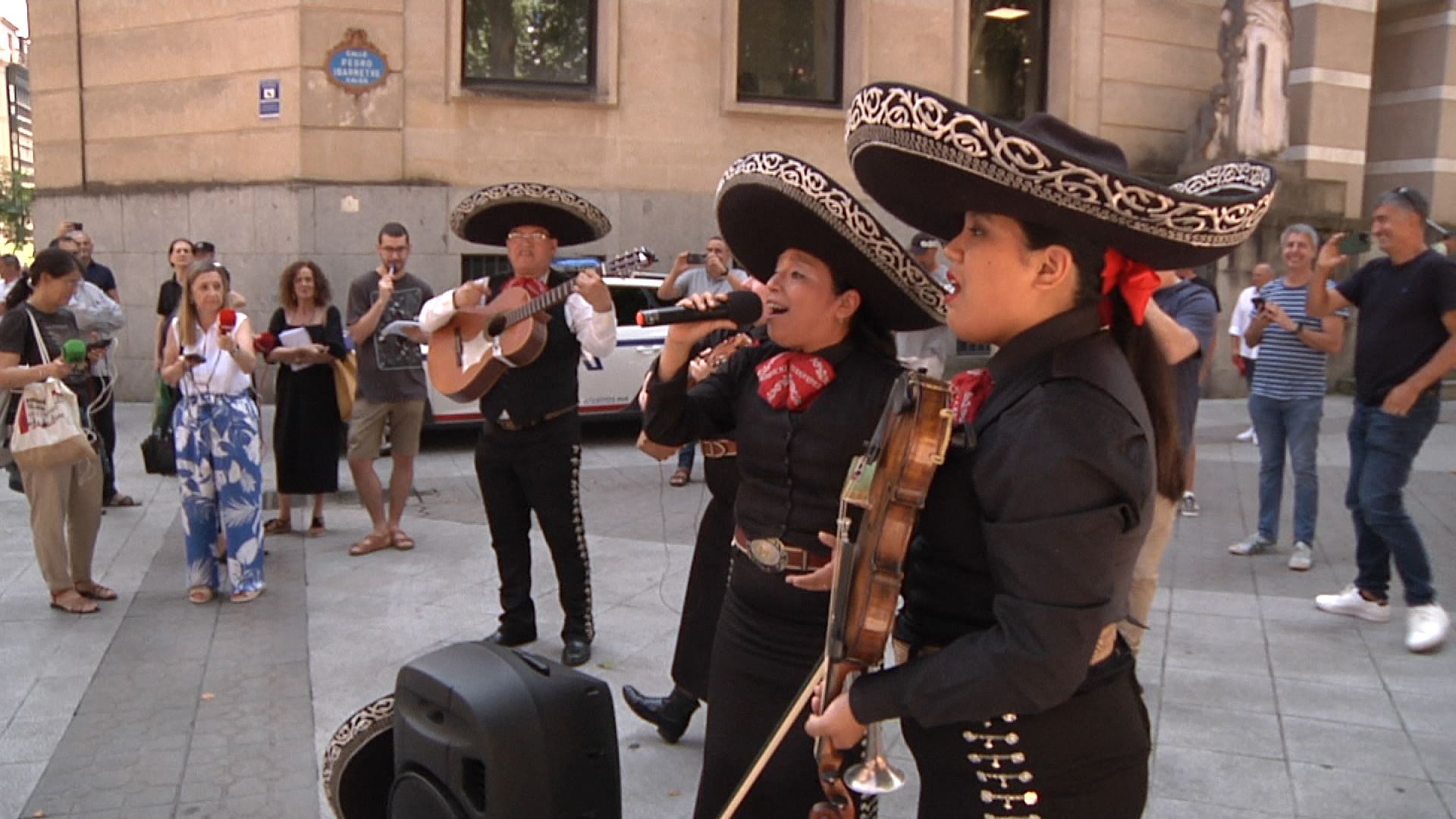 20230710184814_mariachis-sabin-etxea_