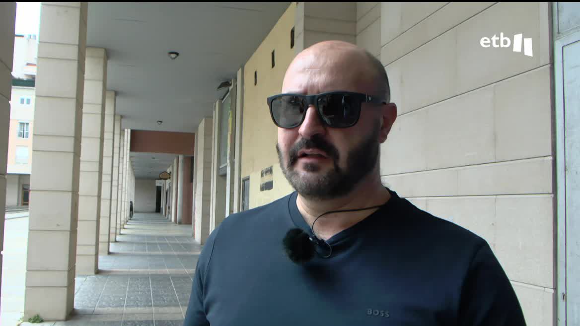 El Colectivo de Víctimas del Terrorismo (Covite), la Fundación Fernando Buesa y una veintena de víctimas de ETA han reclamado a la clase política y a la sociedad en general que no se utilice el "Que te vote Txapote" repetido durante los últimos meses para cargar contra el presidente Pedro Sánchez.