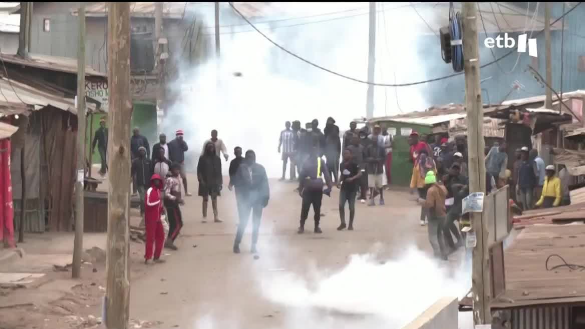 Al menos nueve manifestantes han muerto en el marco de las protestas contra el aumento de los impuestos del combustible. Protestas convocadas por el líder de la oposición. Los daños materiales y las personas heridas se multiplican.