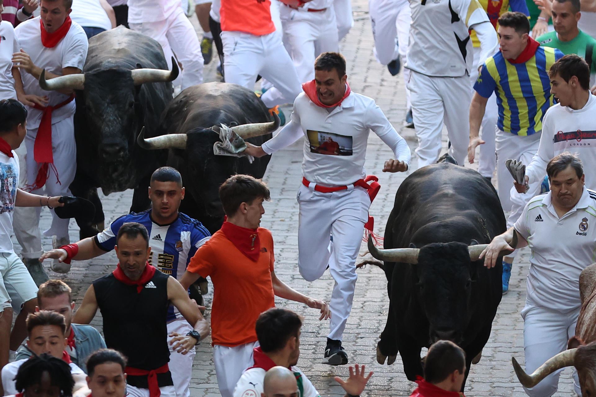 encierro entzierroa uztailak 14 julio sanfermin miura efe