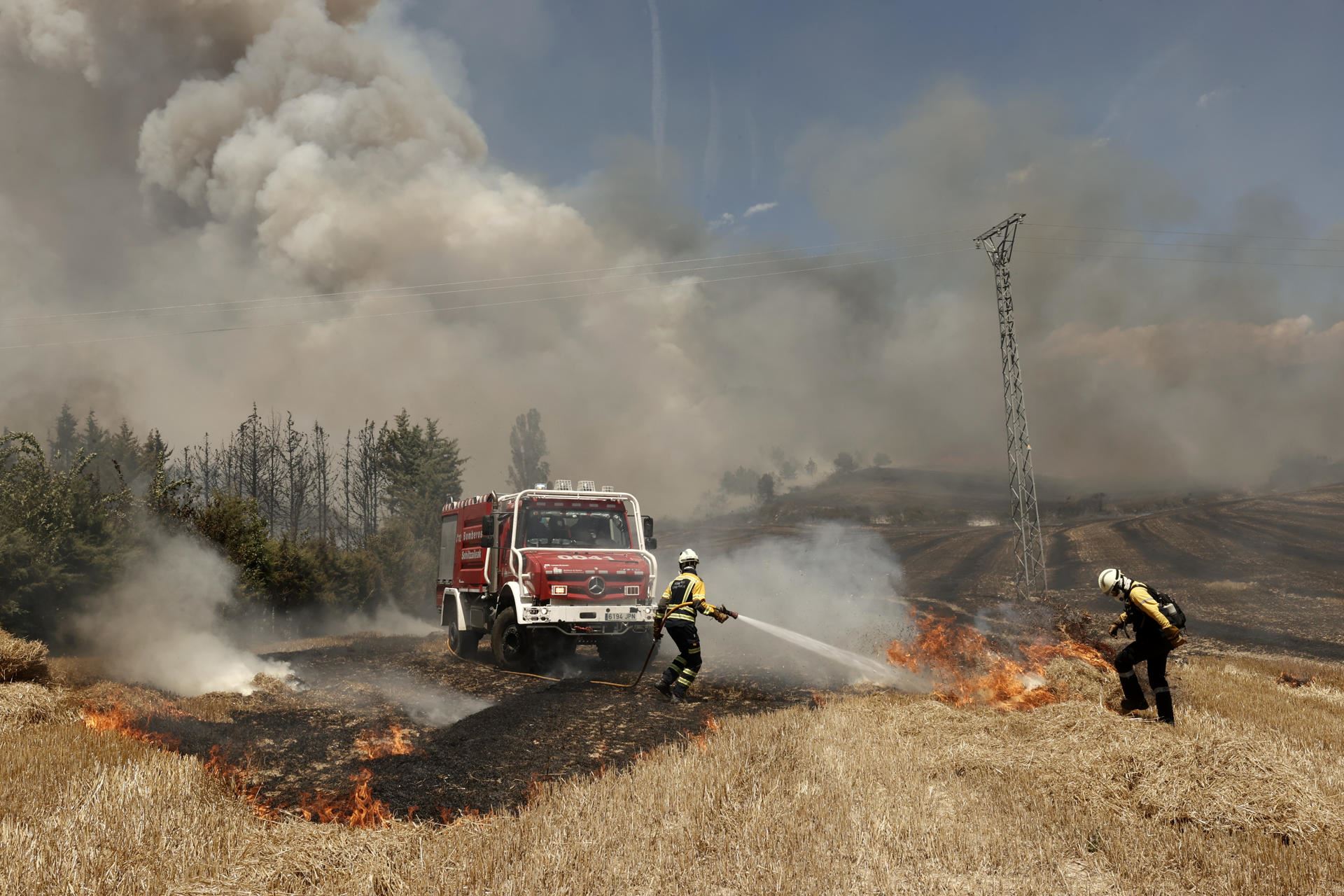 aparatoso-incendio-Olloki-efe