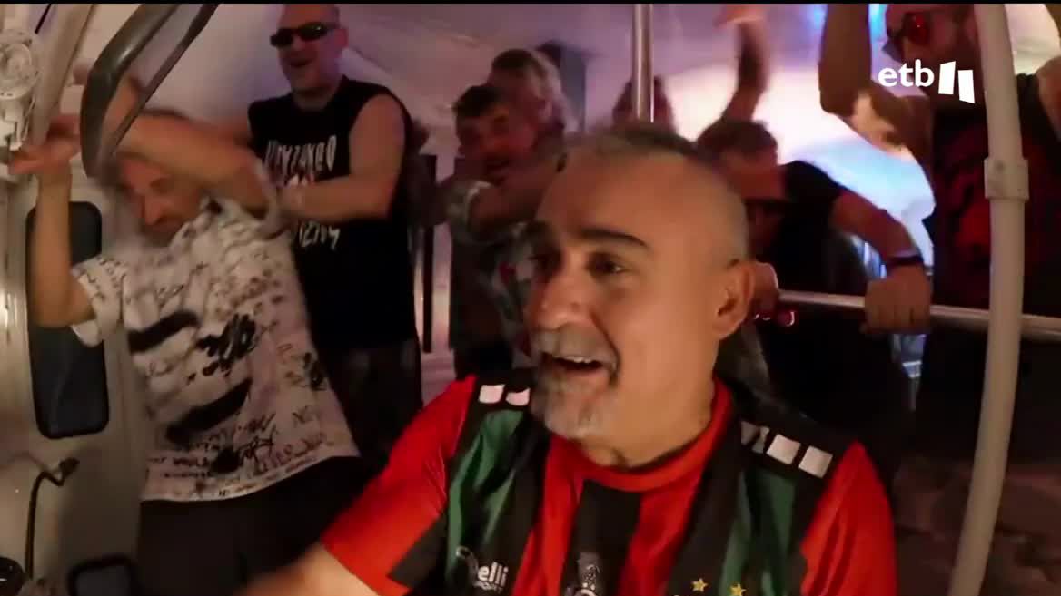 No han podido tocar uno de sus temas más conocidos, una canción a favor de Palestina porque la Policía les dijo que si lo hacían serian detenidos por antisemitas. Los músicos dicen que lo que les ha pasado es un caso de censura cultural.