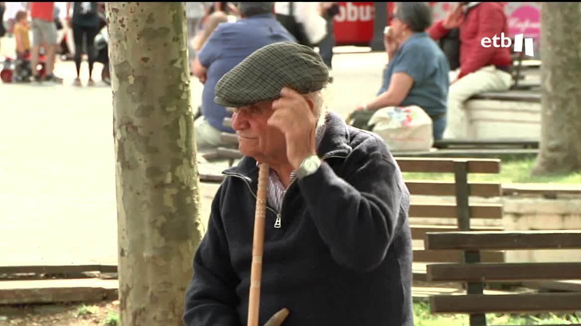 Son las personas mayores las mas vulnerables ante las olas de calor. La temperatura afecta directamente a su salud, y lo saben bien en las residencias. En la red de centros activan el protocolo con el comienzo del verano.