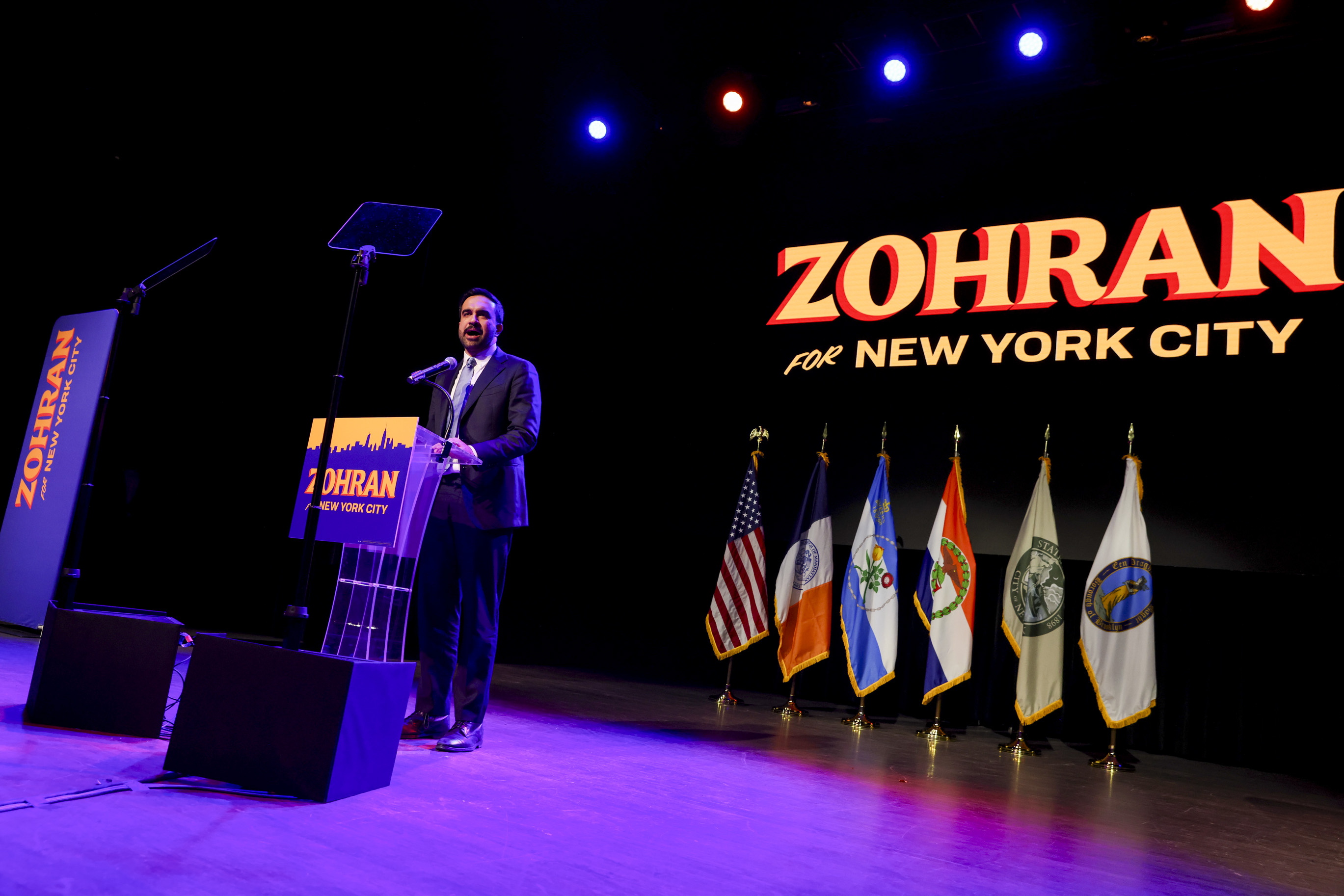 NEW YORK (United States), 05/11/2025.- Mayor-elect of New York City Zohran Mamdani speaks during an election night party hosted by the Democratic nominee in the Brooklyn borough of New York, USA, 4 November 2025. Mamdani has defeated Andrew Cuomo to win the New York mayoral election. (Nueva York) EFE/EPA/SARAH YENESEL
