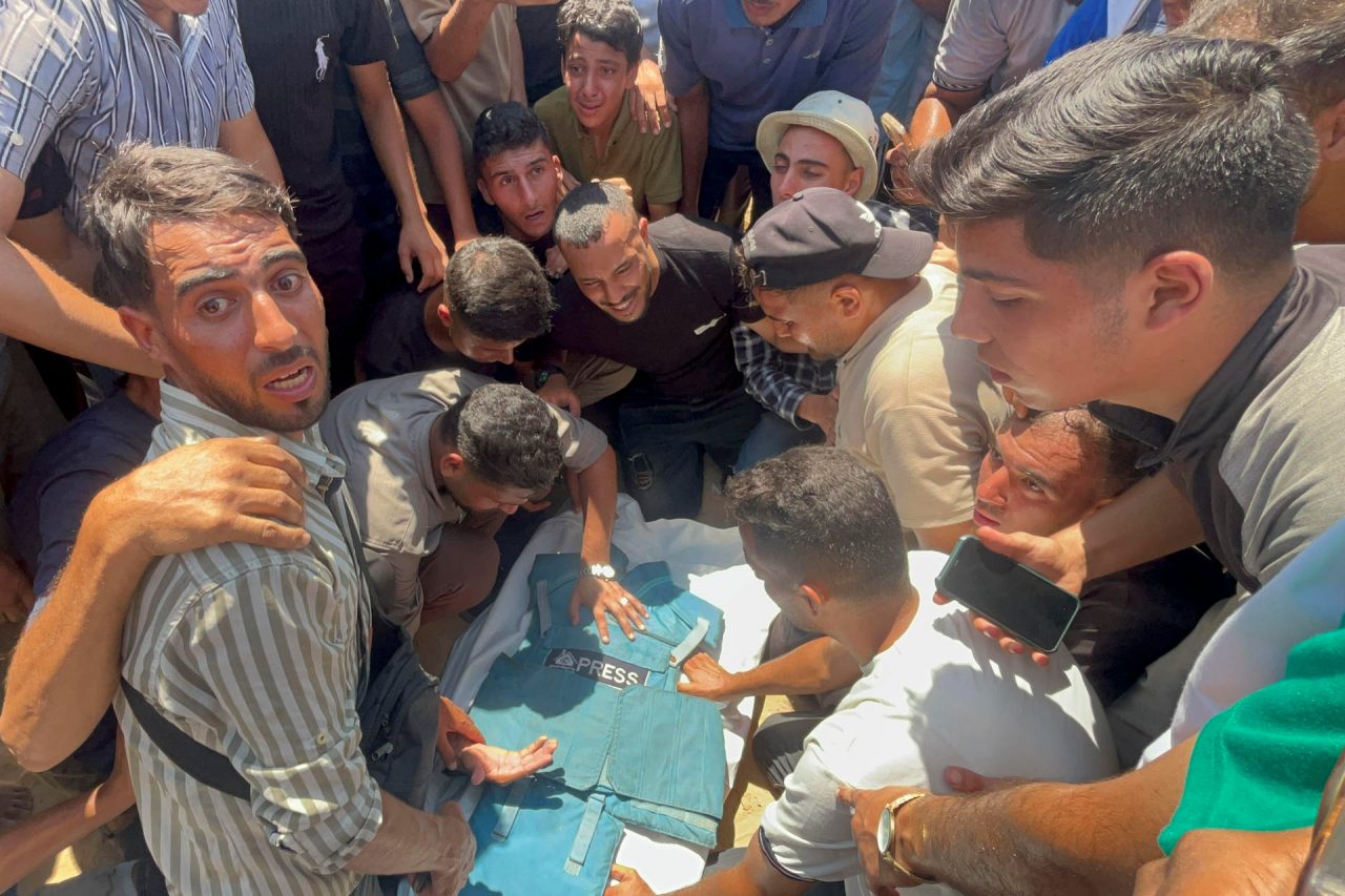 Israel ha atacado este lunes el hospital Nasser, matando a al menos 20 personas. Foto: EFE