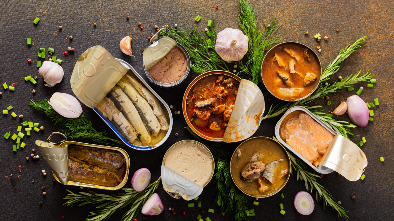 Latas de consrvas de pescado